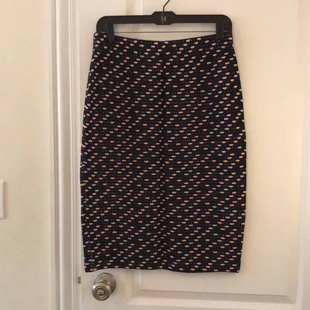 Knee length knit skirt